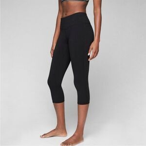 Athleta High Rise Chaturanga Capri Women Size S